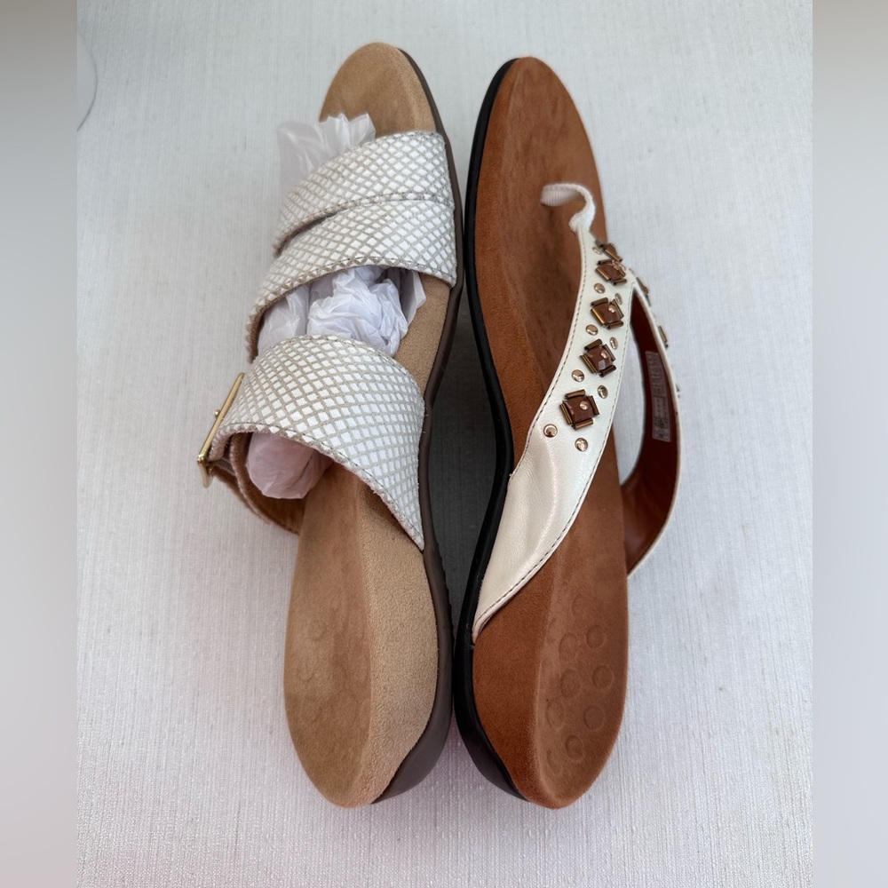 Vionic Skylar White Leather Snake Skin Texture Buckle Orthotic Sandals Womens 9* - Picture 13 of 15
